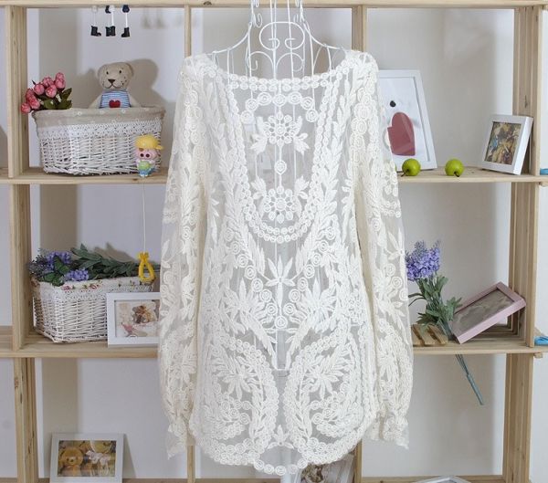 Blusa Rendada Manga Longa